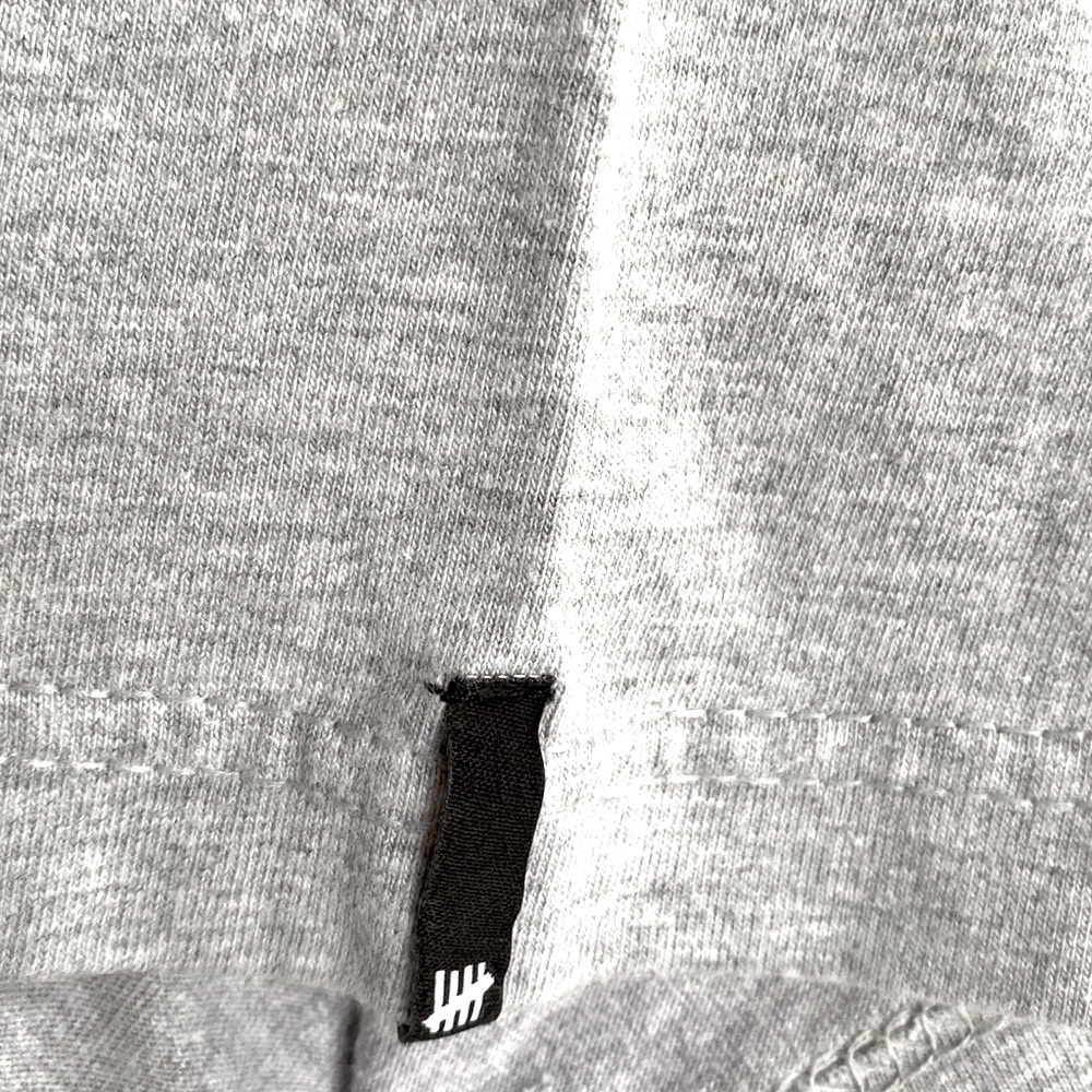 Gently Worn Undefeated Gray Logo Black Color Men’s Tee Size Small - Picture 7 of 10